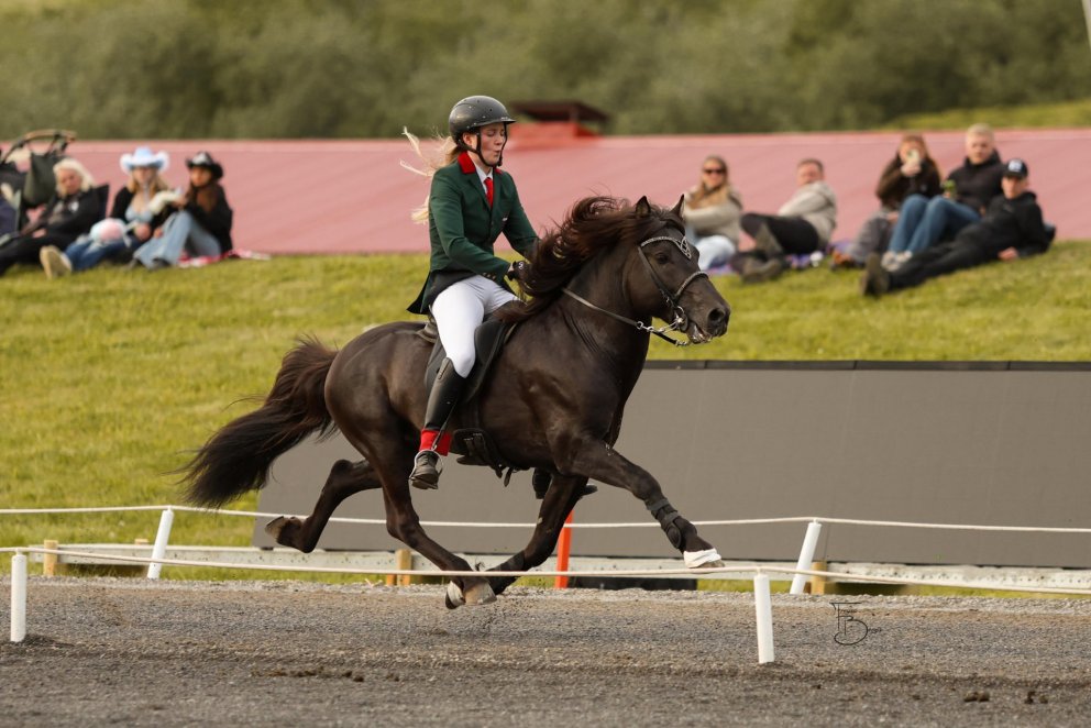 Elísabet Vaka Guðmundsdóttir og Hljómur frá Bakkakoti. Mynd Freydís Bergsdóttir