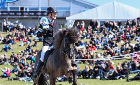 Gústaf Ásgeir and Assa - winners in Fourgait V1