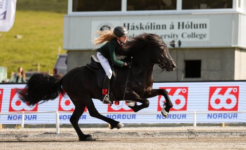 Viktoría Huld Hannesdóttir og Þinur frá Enni. Ljósmynd: Freydís Bergsdóttir