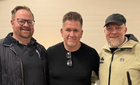 Á myndinni má sjá Rúnar Birgi Gíslason tæknistjóra LM26, Gunnar Möller framkvæmdastjóra Sonik og Ásk&hellip;